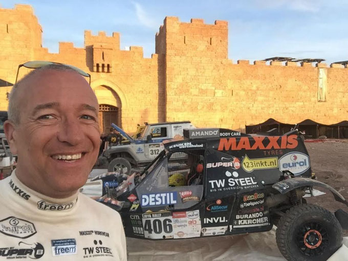 Tim Coronel knap tweede: "Ik had de etappe zelfs kunnen winnen, maar..."